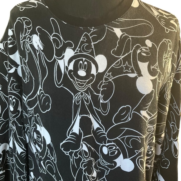 Sorcerer Mickey Crewneck. Size:M - Picture 3 of 8